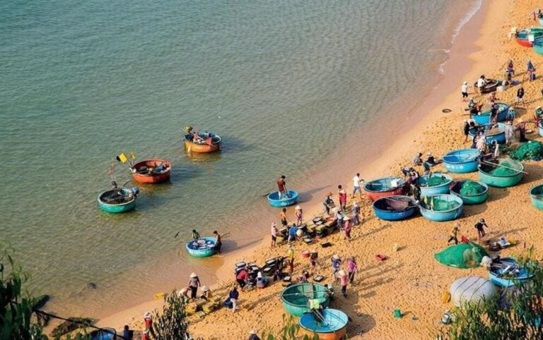 Check-in làng chài Nhơn Lý – Bức tranh biển cả mộc mạc giữa lòng Quy Nhơn